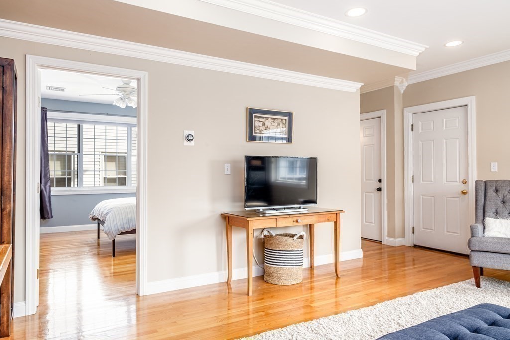 20 R Cross Street, Unit 2 Somerville, MA 02145 - Photo 13 of 37 Gallery Image 13