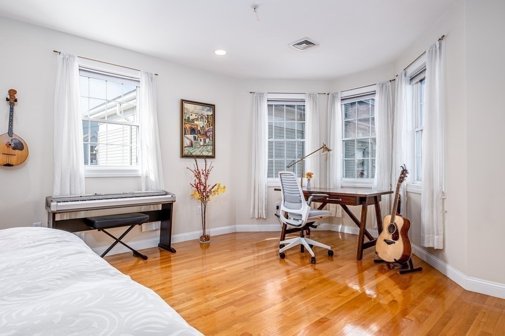 20 R Cross Street, Unit 2 Somerville, MA 02145 - Photo 18 of 37 Gallery Image 18