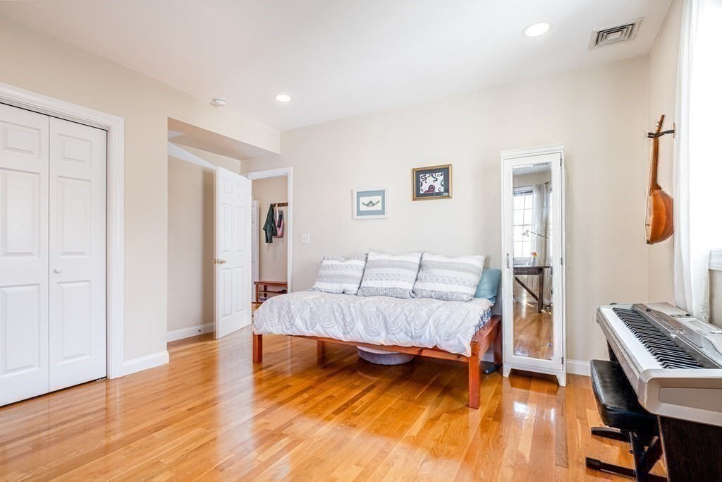 20 R Cross Street, Unit 2 Somerville, MA 02145 - Photo 21 of 37 Gallery Image 21