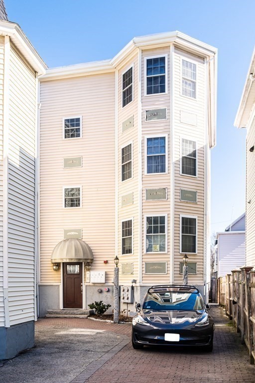20 R Cross Street, Unit 2 Somerville, MA 02145 - Photo 4 of 37 Gallery Image 4