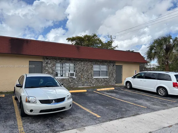 $2,795 | 931 Southwest 80th Avenue, Unit A, Pompano Beach, FL 33068