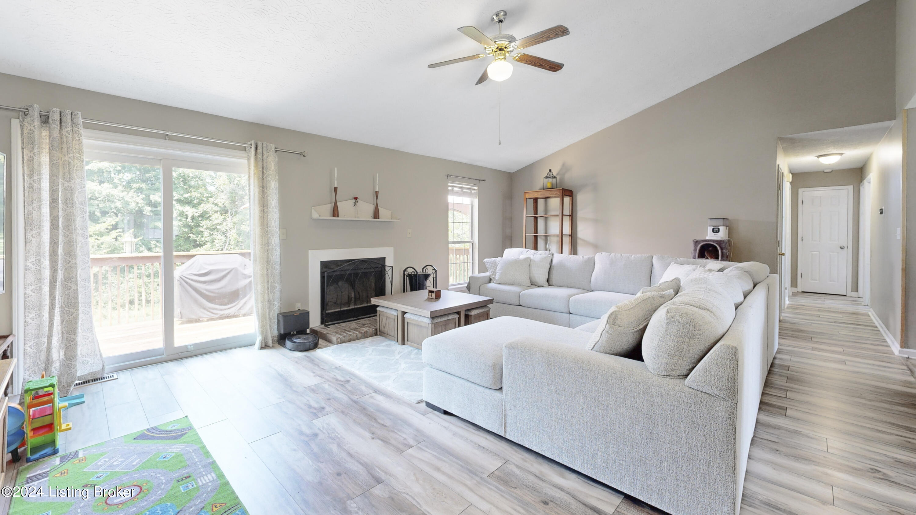 149 Chestnut Drive Pendleton, KY 40055 - Photo 2 of 29 Living Room