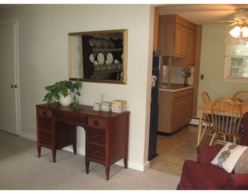 4 Lawrence Road Wayland, MA 01778 - Photo 5 of 13 Gallery Image 5