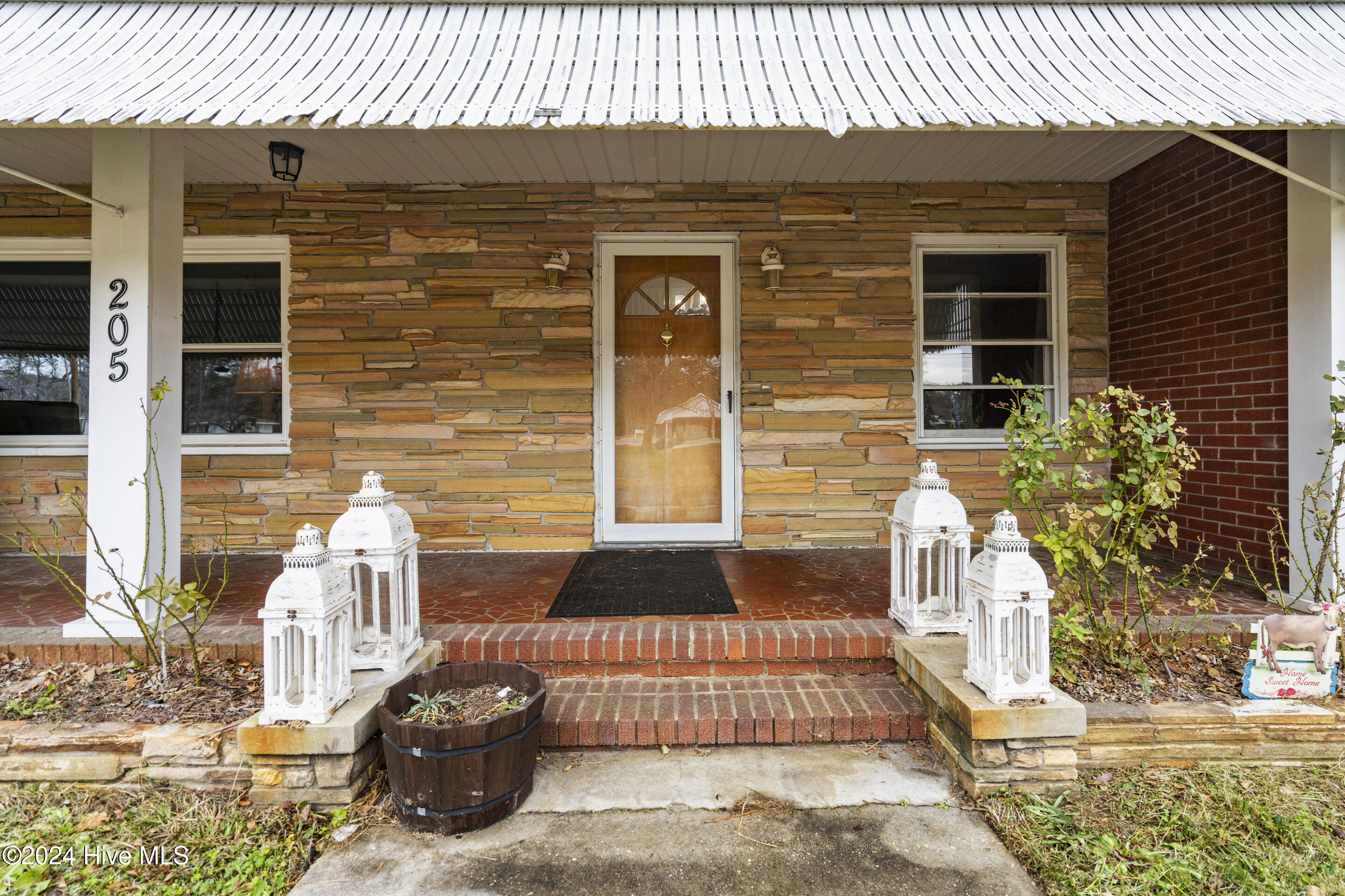 205 Church Road Havelock, NC 28532 - Photo 4 of 23 Front Porch