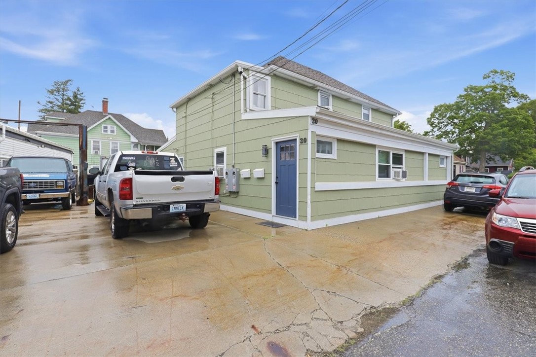 20 Oakton Street Woonsocket, RI 02895 - Photo 1 of 24