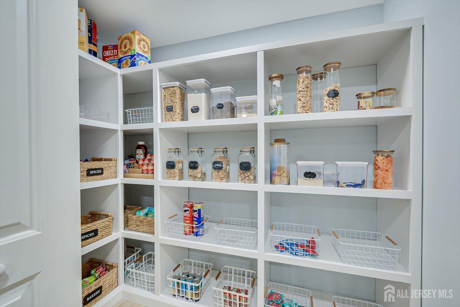 162 Brower Avenue Edison, NJ 08837 - Photo 45 of 58