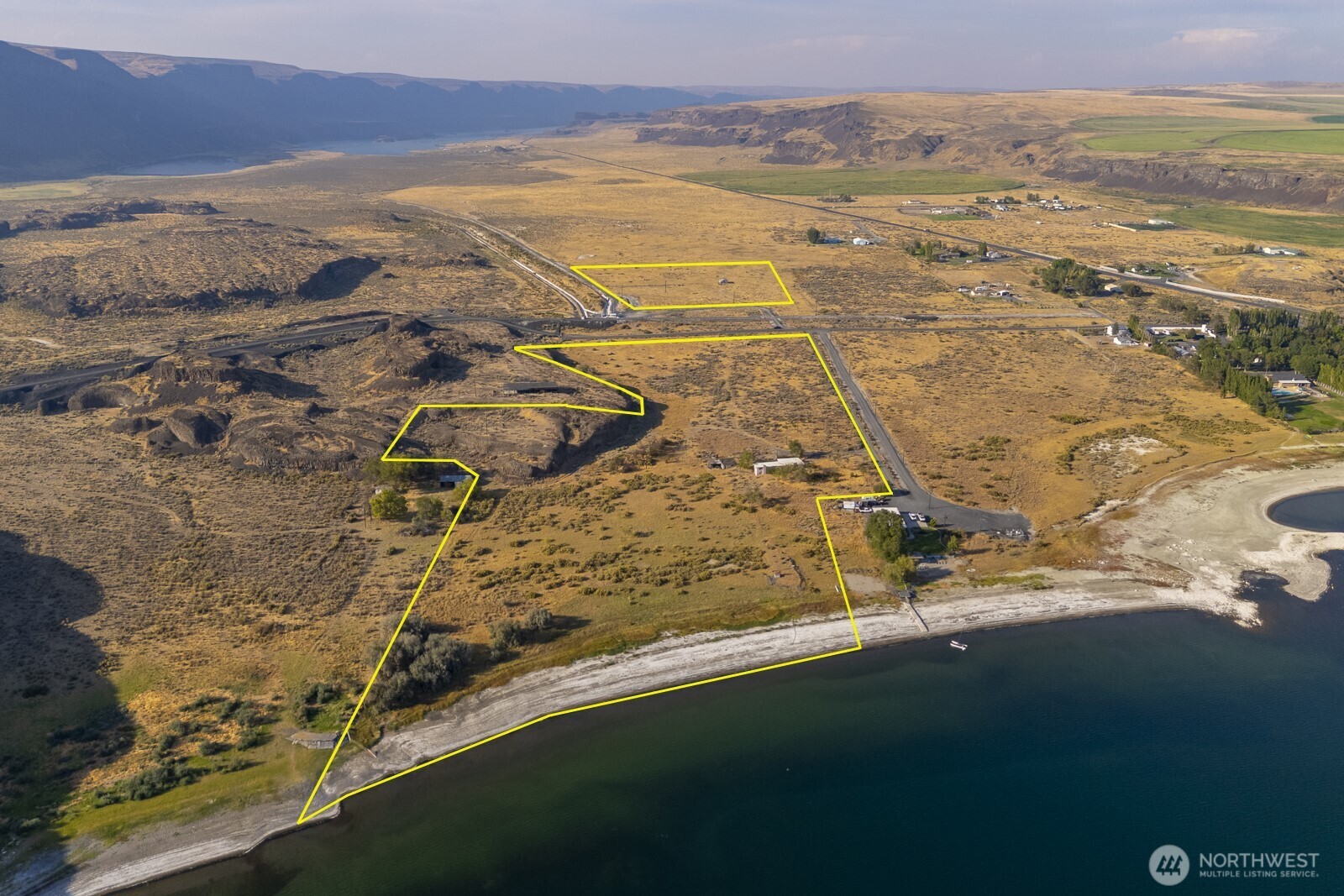 605 Northwest 23rd Road Soap Lake, WA 98851 - Photo 1 of 28 a view of an ocean and beach