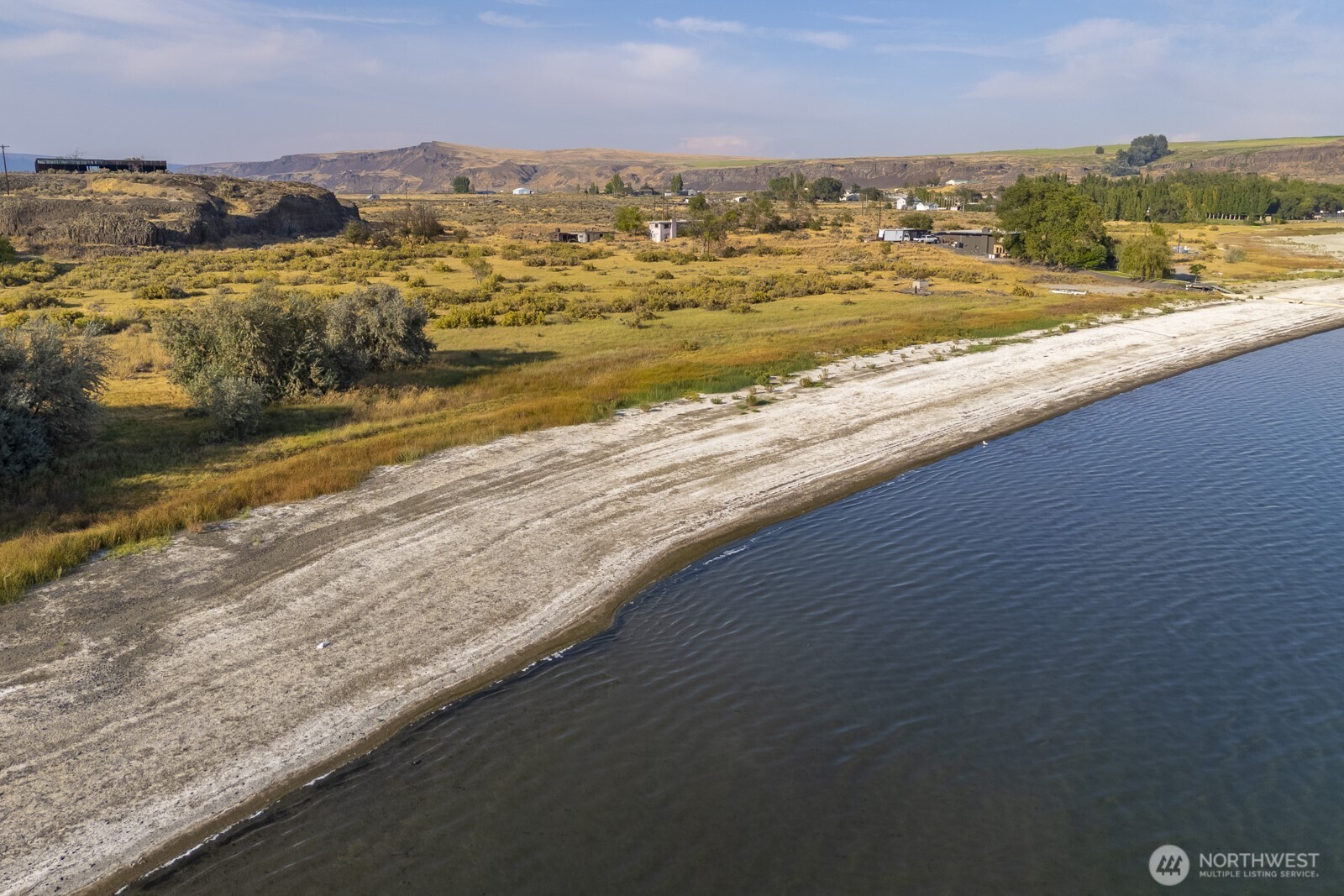 605 Northwest 23rd Road Soap Lake, WA 98851 - Photo 15 of 28 a view of an ocean and mountain