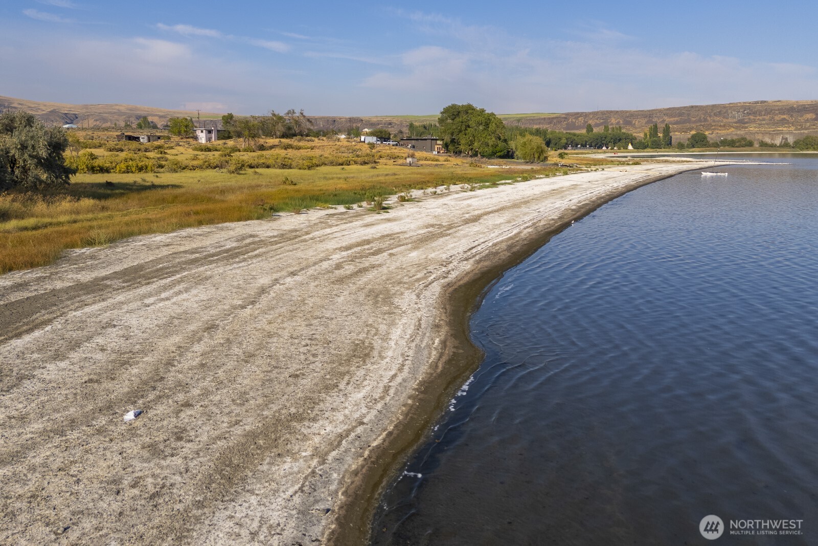 605 Northwest 23rd Road Soap Lake, WA 98851 - Photo 16 of 28 a view of an ocean and beach