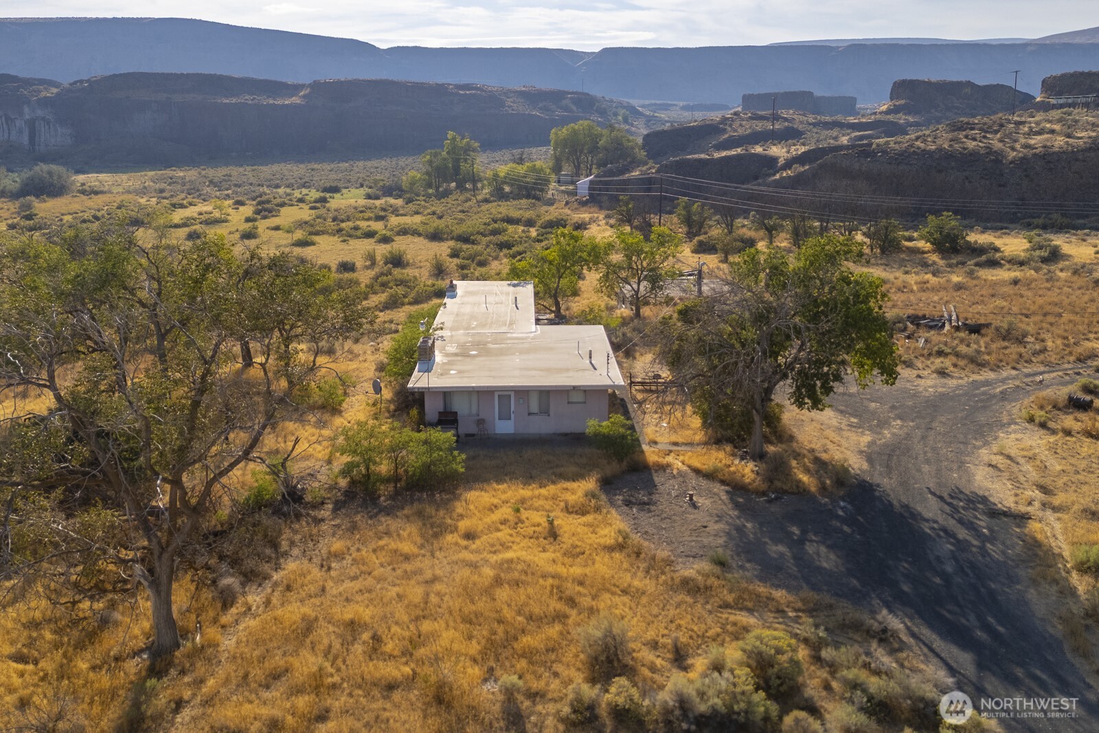 605 Northwest 23rd Road Soap Lake, WA 98851 - Photo 7 of 28 a view of outdoor space and mountain view