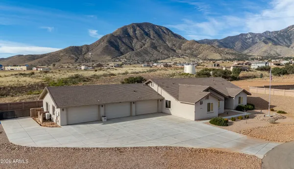 $795,900 | 10122 South Vaquero Lane, Hereford, AZ 85615
