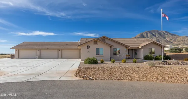 $795,900 | 10122 South Vaquero Lane, Hereford, AZ 85615