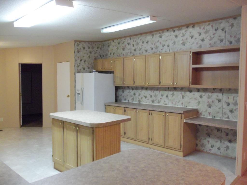 891 Parsonage Road White Pine, TN 37890 - Photo 6 of 29 Kitchen Island & Desk