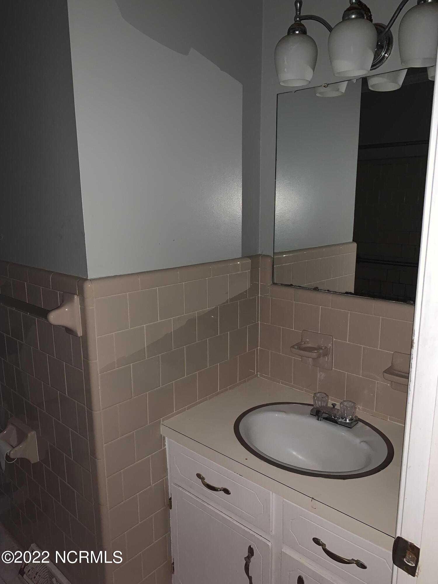 404 Mill Branch Road Sharpsburg, NC 27803 - Photo 15 of 22 Hall Bath 2
