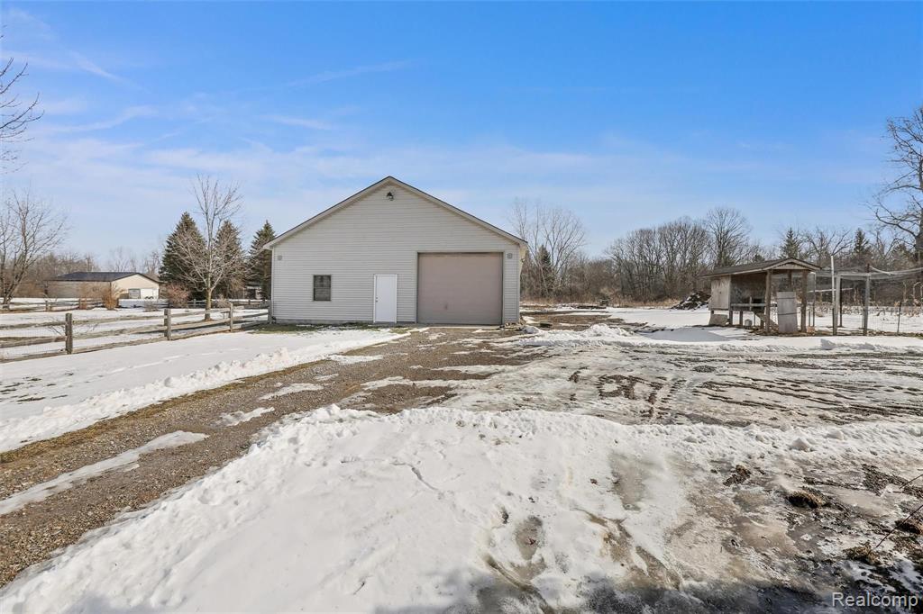 2085 South Hadley Road Ortonville, MI 48462 - Photo 26 of 35