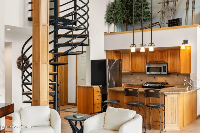 $1,595,000 | 125 Crystal Springs Road, Unit 202, Sandpoint, ID 83864