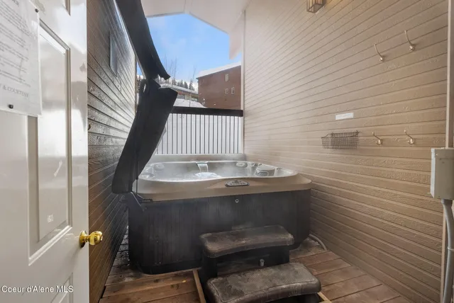 $1,595,000 | 125 Crystal Springs Road, Unit 202, Sandpoint, ID 83864