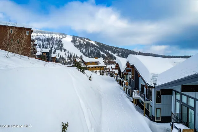 $1,595,000 | 125 Crystal Springs Road, Unit 202, Sandpoint, ID 83864