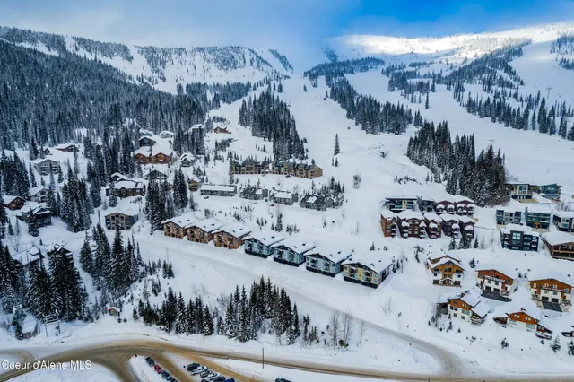 $1,595,000 | 125 Crystal Springs Road, Unit 202, Sandpoint, ID 83864