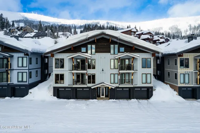 $1,595,000 | 125 Crystal Springs Road, Unit 202, Sandpoint, ID 83864