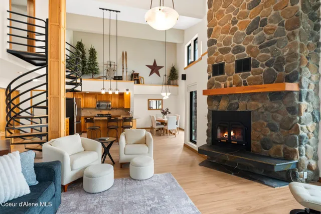 $1,595,000 | 125 Crystal Springs Road, Unit 202, Sandpoint, ID 83864