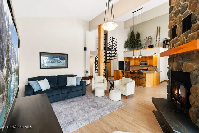 $1,595,000 | 125 Crystal Springs Road, Unit 202, Sandpoint, ID 83864