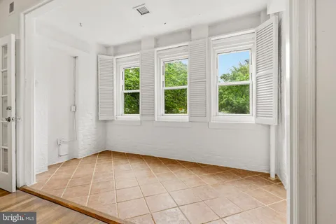 $2,100 | 4707 Connecticut Avenue Northwest, Unit 111, Washington, DC 20008