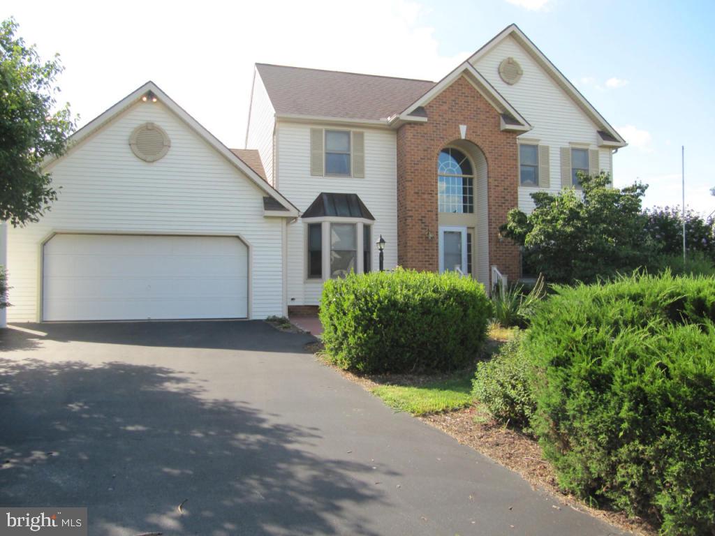 12 Alice Avenue Lititz, PA 17543 - Photo 1 of 25