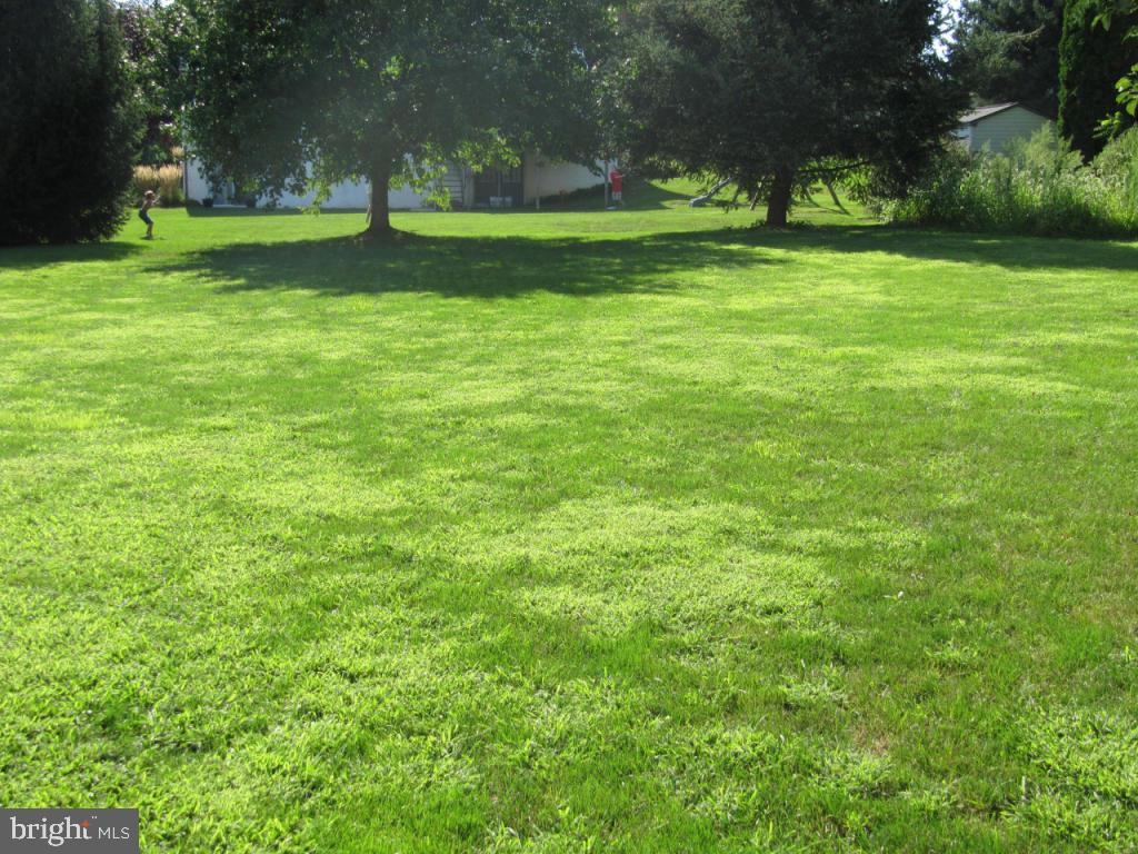 12 Alice Avenue Lititz, PA 17543 - Photo 22 of 25