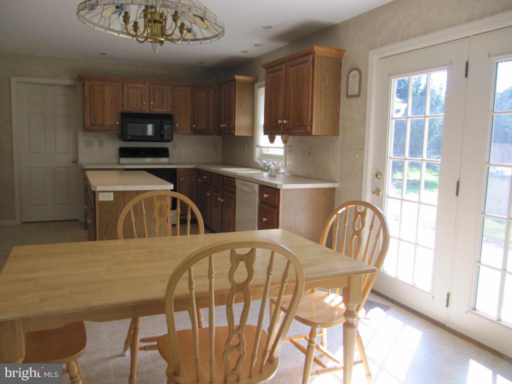 12 Alice Avenue Lititz, PA 17543 - Photo 5 of 25