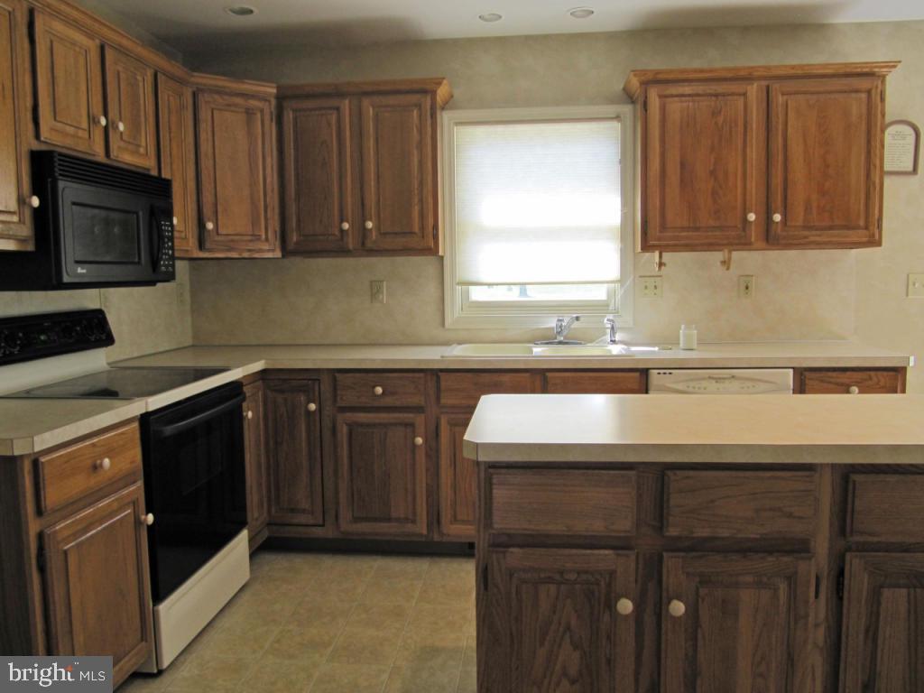 12 Alice Avenue Lititz, PA 17543 - Photo 7 of 25