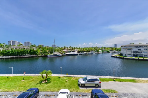$3,000 | 401 Golden Isles Drive, Unit 312, Hallandale Beach, FL 33009