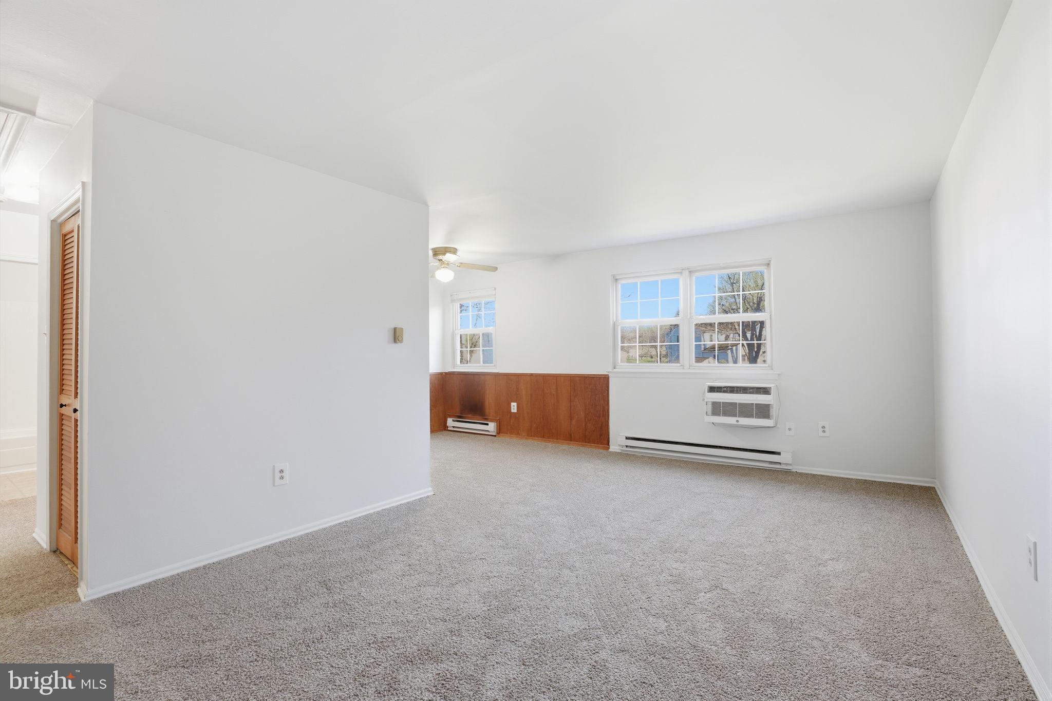 178 Elephant Road Dublin, PA 18917 - Photo 3 of 15 Living Room