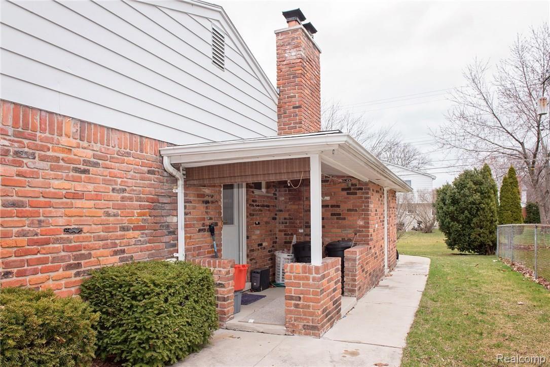 18360 Levan Road Livonia, MI 48152 - Photo 46 of 51 Levan46.jpg