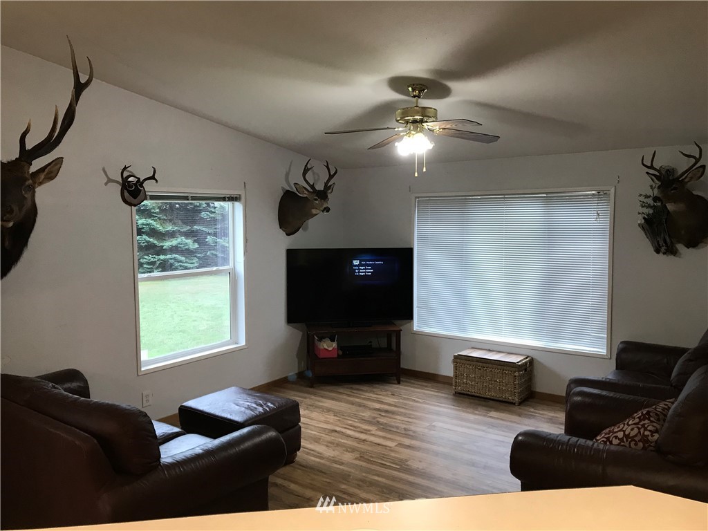 210 Cloquallum Road Elma, WA 98541 - Photo 5 of 13 Gallery Image 5