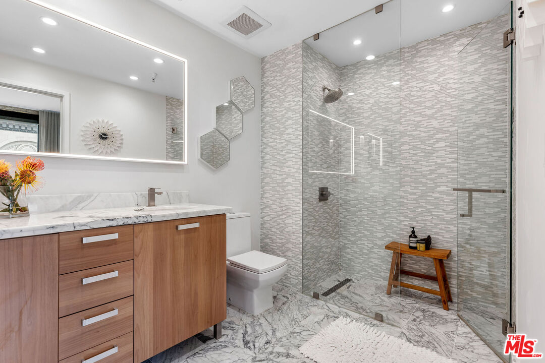 460 South Spring Street, Unit 1114 Los Angeles, CA 90013 - Photo 13 of 29 Gallery Image 13
