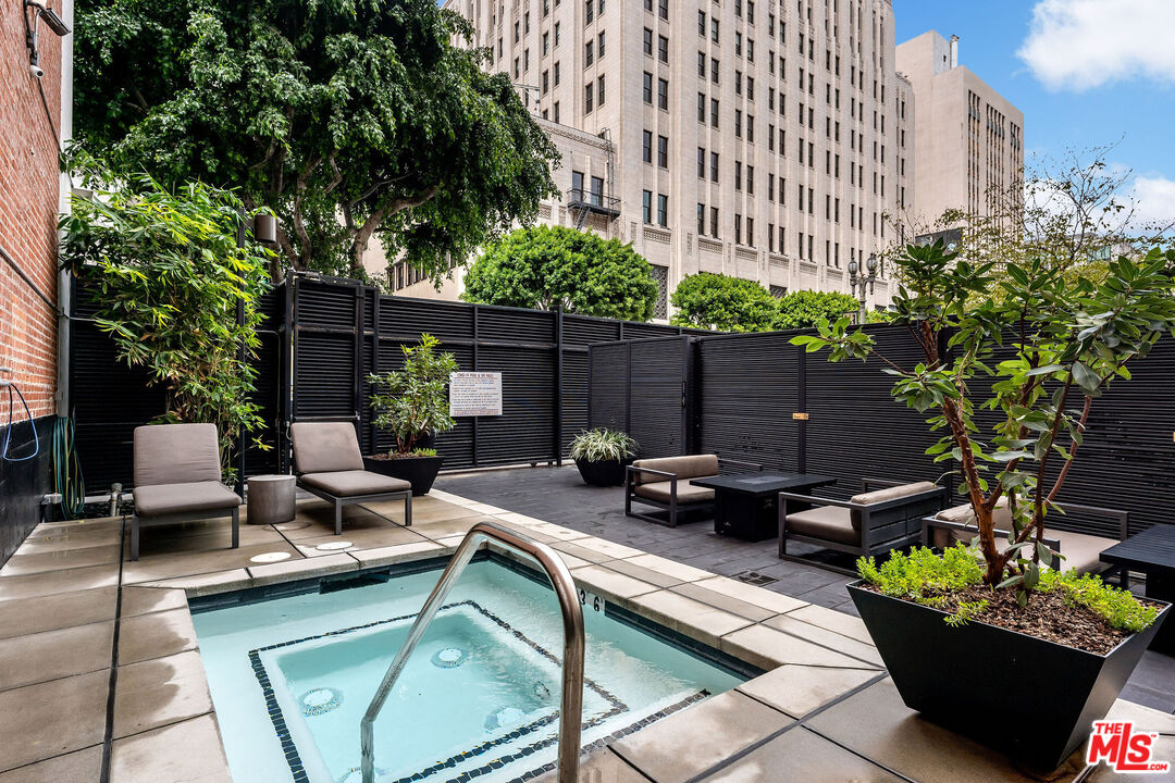 460 South Spring Street, Unit 1114 Los Angeles, CA 90013 - Photo 15 of 29 Gallery Image 15