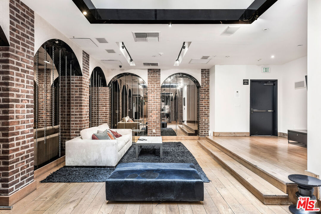 460 South Spring Street, Unit 1114 Los Angeles, CA 90013 - Photo 18 of 29 Gallery Image 18