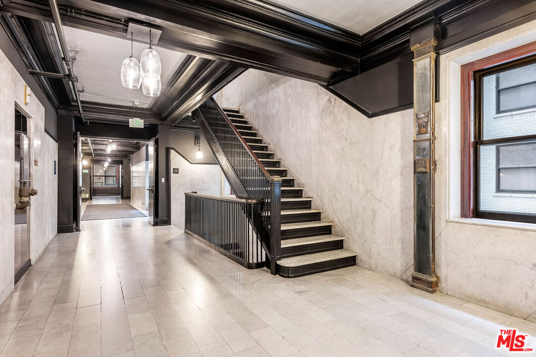 460 South Spring Street, Unit 1114 Los Angeles, CA 90013 - Photo 22 of 29 Gallery Image 22