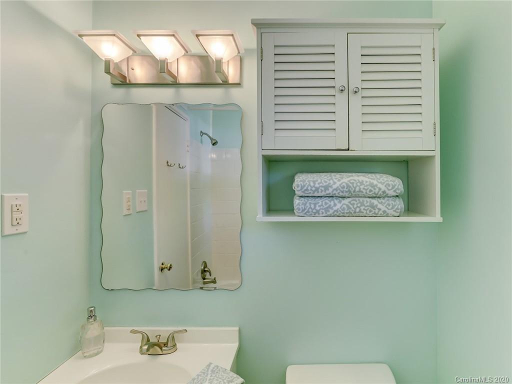 4621 Murrayhill Road Charlotte, NC 28209 - Photo 18 of 38 Gallery Image 18