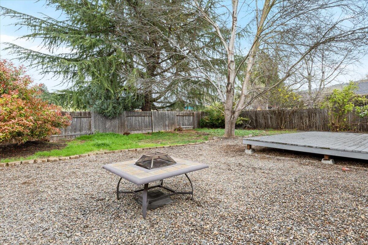 3057 Delta Waters Road Medford, OR 97504 - Photo 23 of 23 23-CI_6177