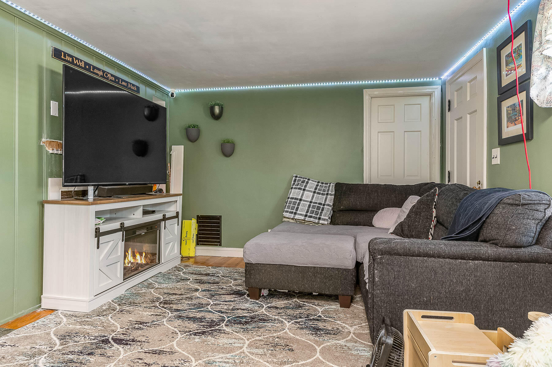 10 Mitchell Street Sanford, ME 04073 - Photo 17 of 29 Living Room