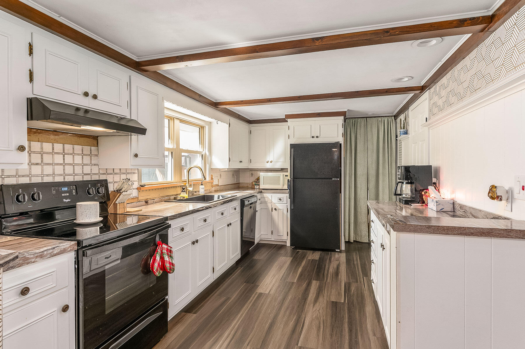 10 Mitchell Street Sanford, ME 04073 - Photo 9 of 29 Kitchen