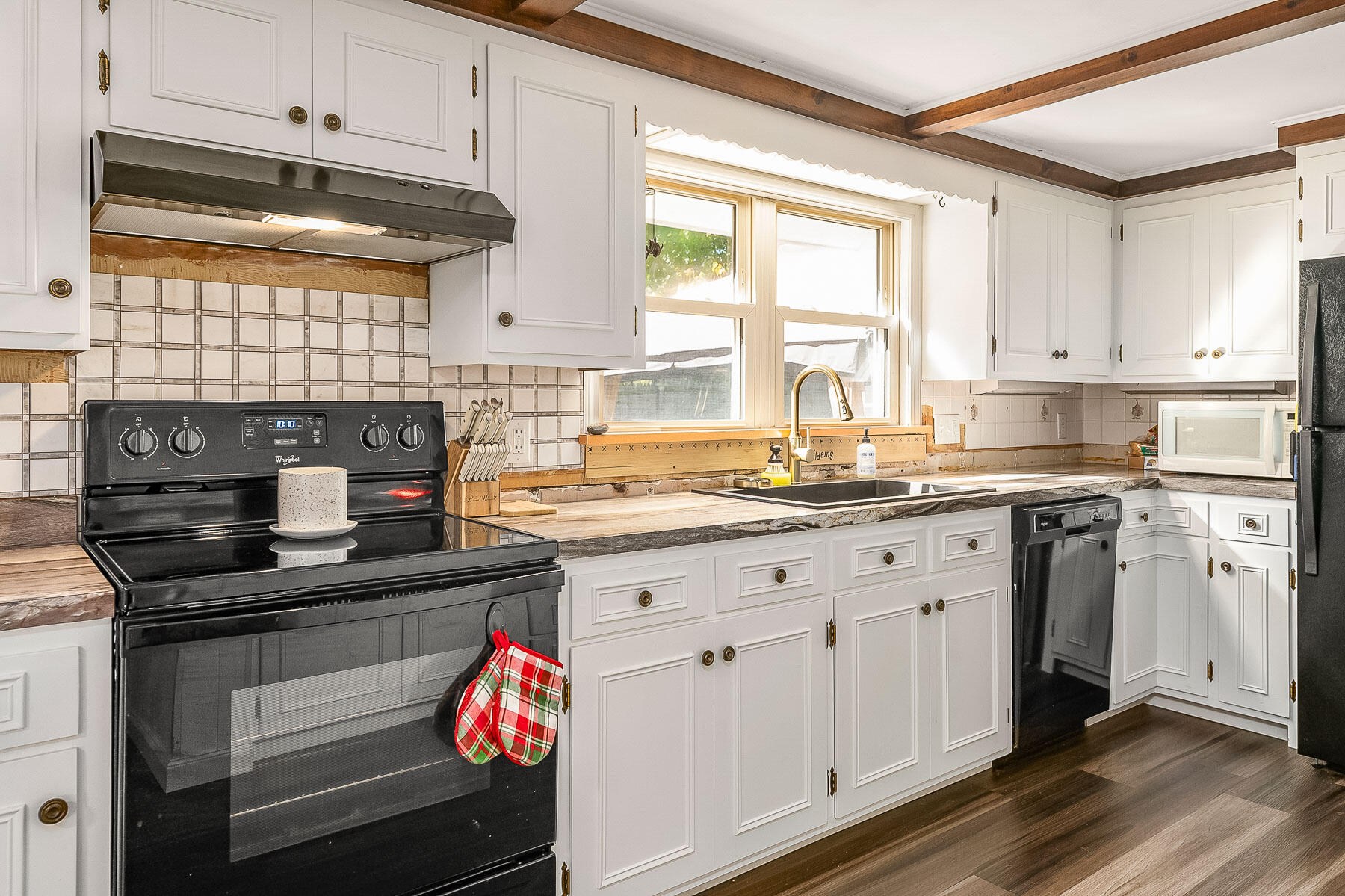 10 Mitchell Street Sanford, ME 04073 - Photo 10 of 29 Kitchen