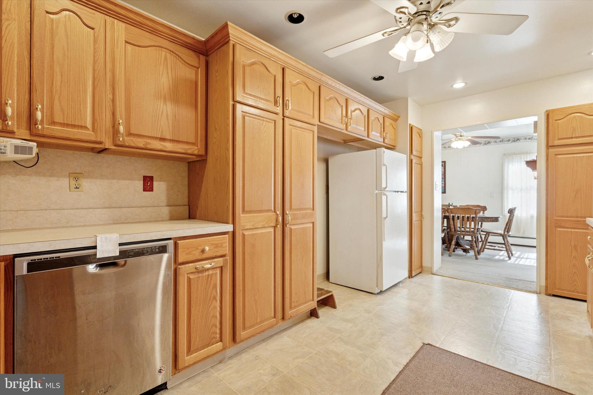 31 Quickset Road Levittown, PA 19057 - Photo 14 of 35 Gallery Image 14