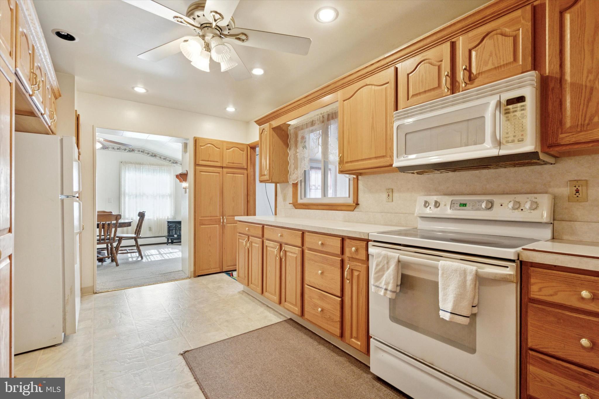 31 Quickset Road Levittown, PA 19057 - Photo 15 of 35 Gallery Image 15