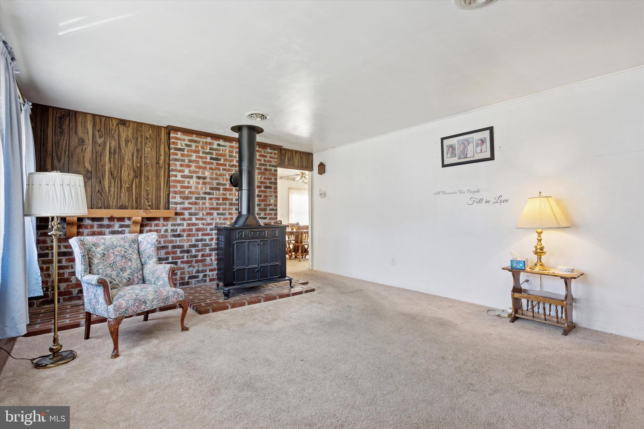 31 Quickset Road Levittown, PA 19057 - Photo 2 of 35 Gallery Image 2