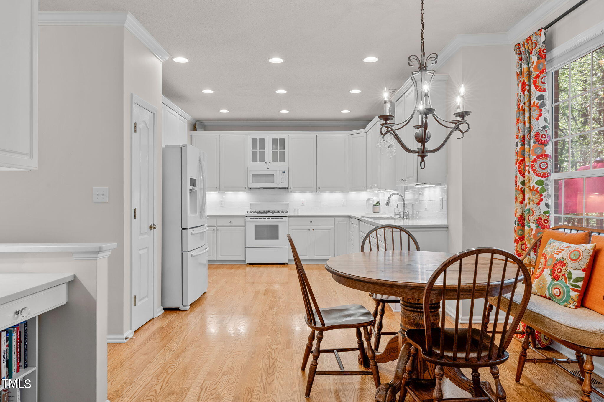 507 Heathridge Lane Cary, NC 27513 - Photo 14 of 42 Breakfast Area