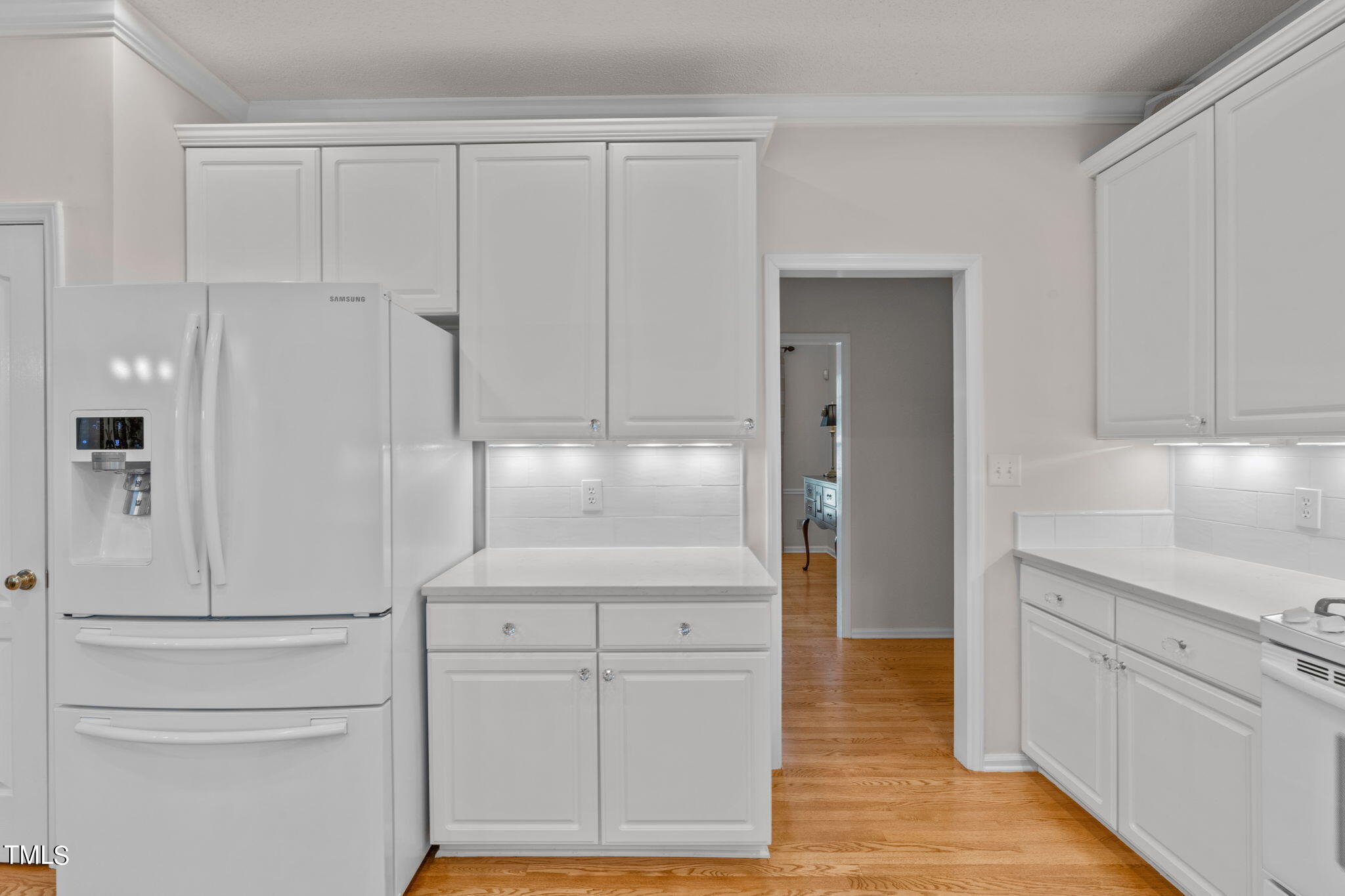 507 Heathridge Lane Cary, NC 27513 - Photo 17 of 42 Kitchen