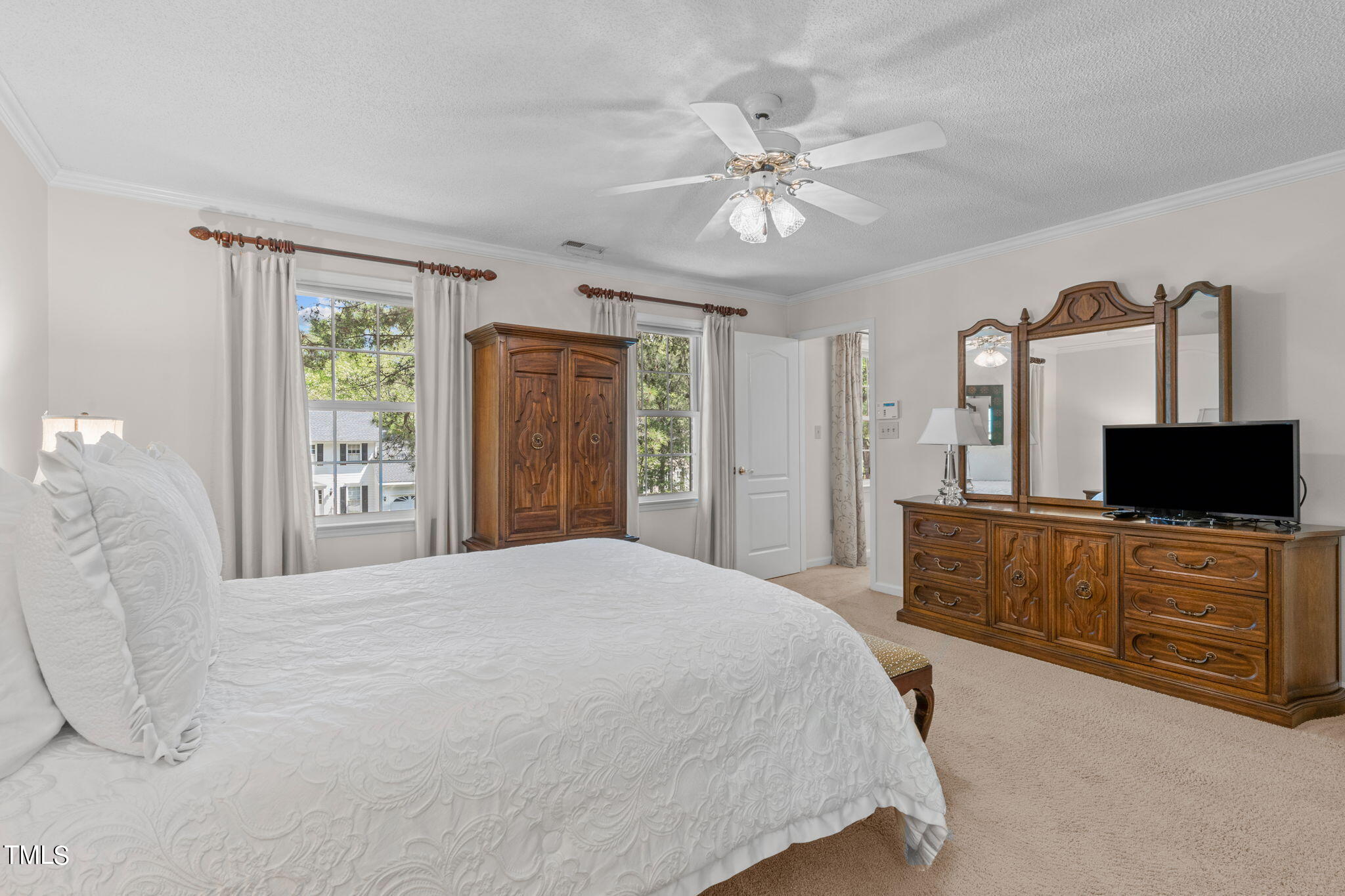 507 Heathridge Lane Cary, NC 27513 - Photo 22 of 42 Primary Bedroom